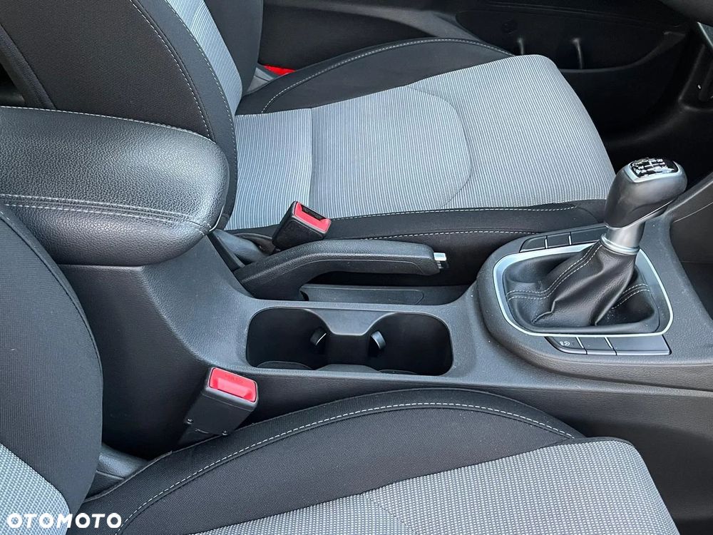 Hyundai i30 1.6 D Classic + - 25