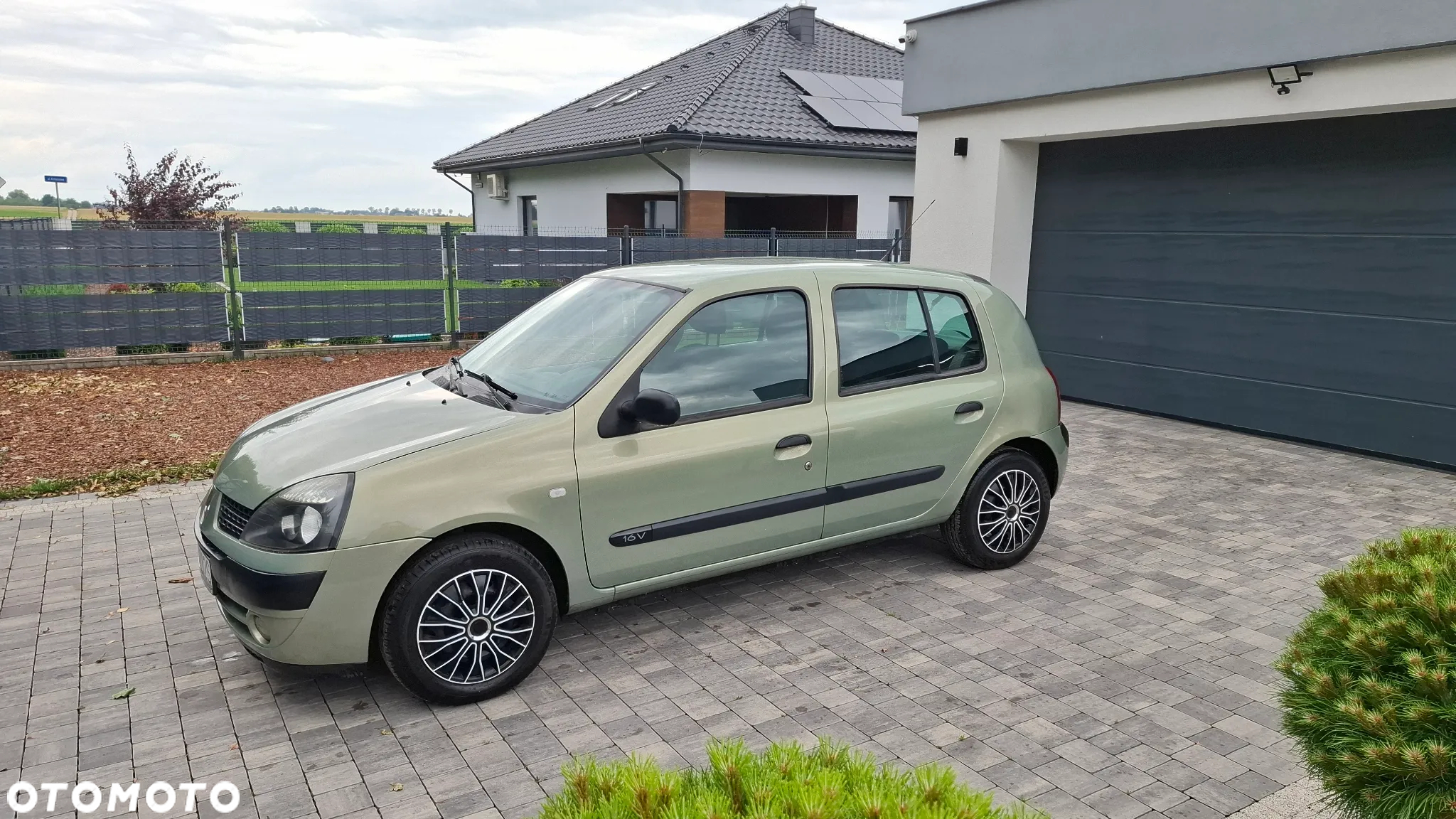 Renault Clio 1.2 16V 75 Dynamique - 3