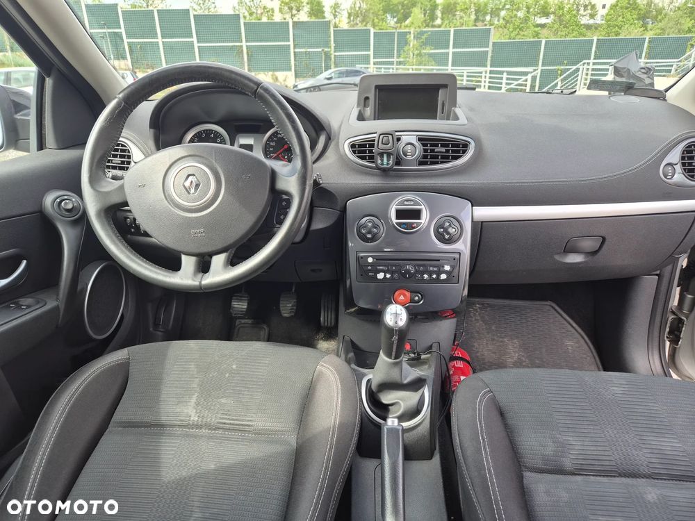 Renault Clio 1.2 16V Dwudziestka Euro5 - 11