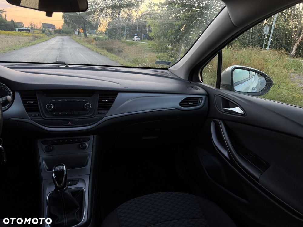 Opel Astra 1.6 CDTI Essentia - 13