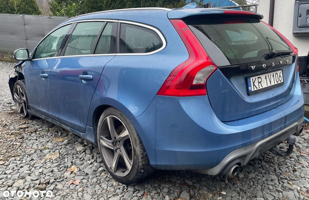 Volvo V60 D4 R-Design - 4