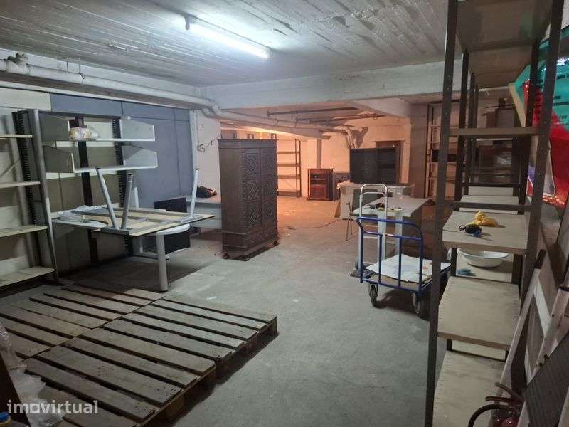 Garagem 72m2 em Setúbal Para Armazém ou Veículos
