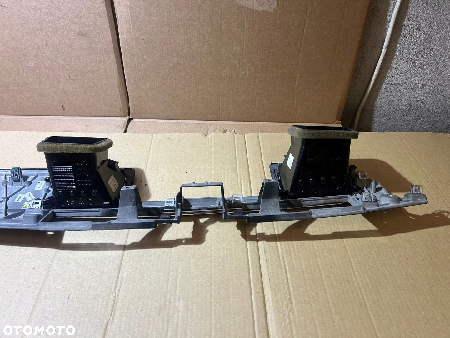 AUDI A8 D4 LISTWA DEKOR DESKI 4H1857212 L4H000011S - 2