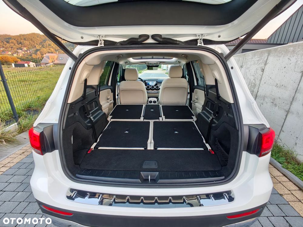 Mercedes-Benz GLB 250 4-Matic Progressive 8G-DCT - 12
