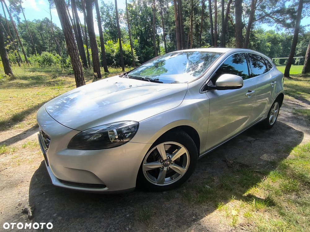 Volvo V40 D4 Drive-E Momentum - 17