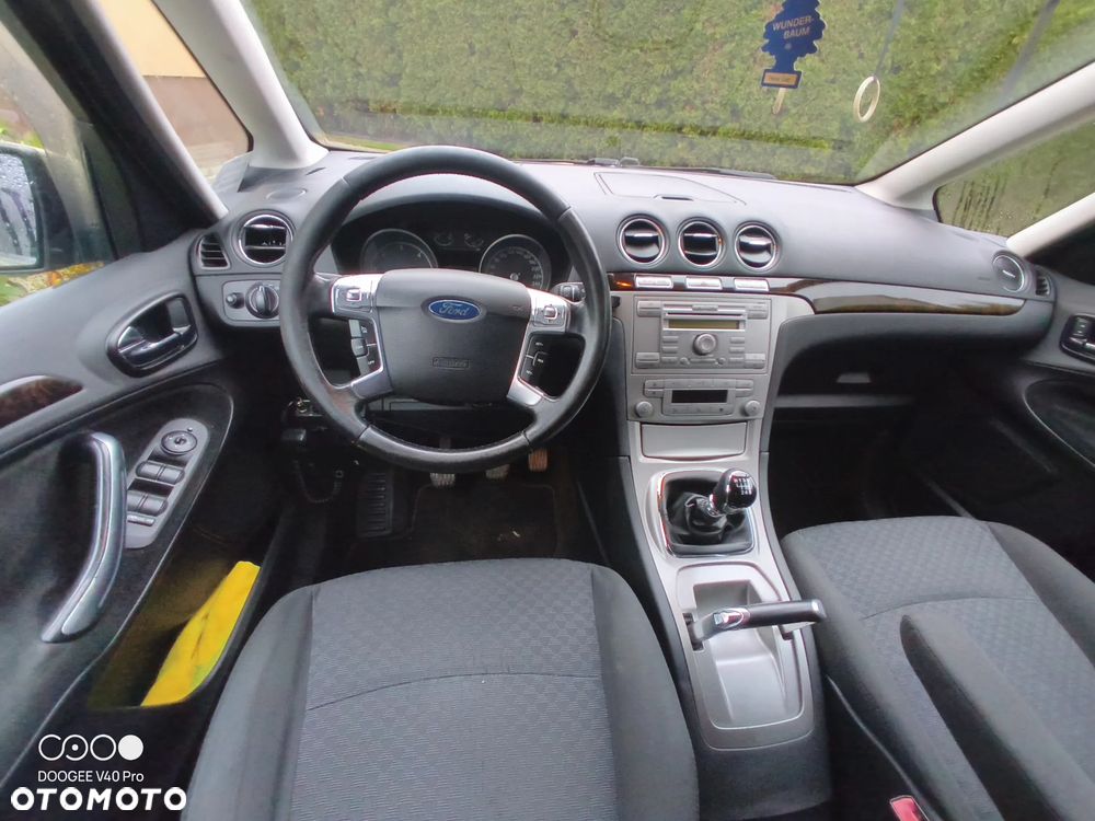 Ford Galaxy - 8