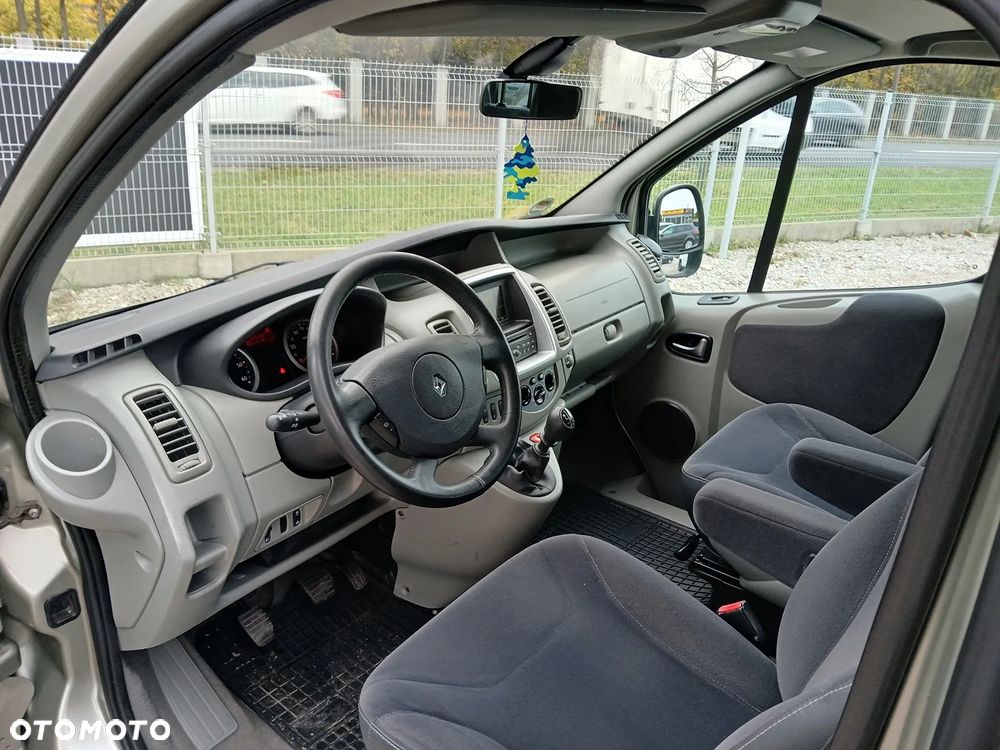 Renault Trafic 2.0 dCi 115 FAP Passenger Black Edition - 12