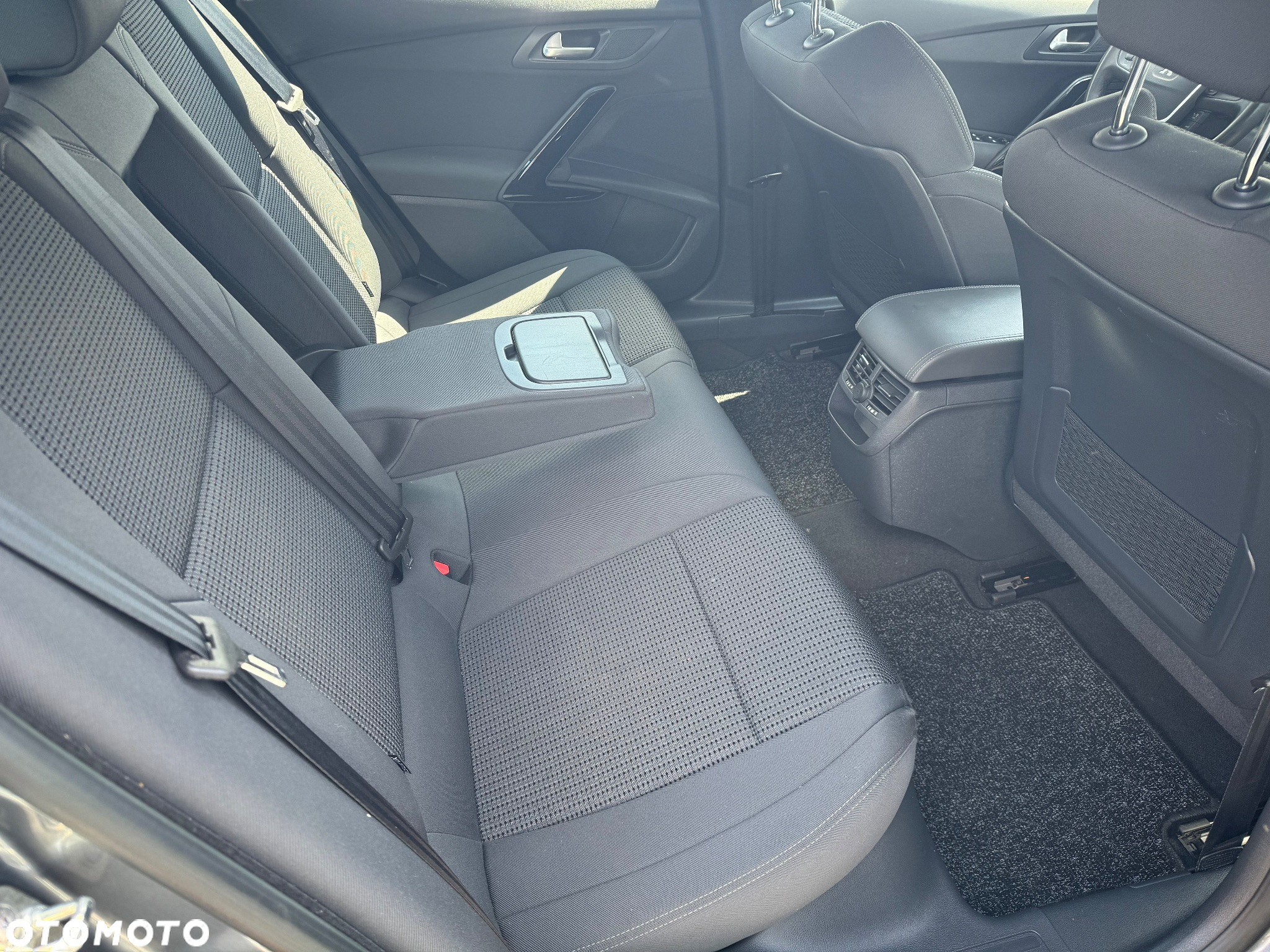 Peugeot 508 1.6 T Business Line - 32