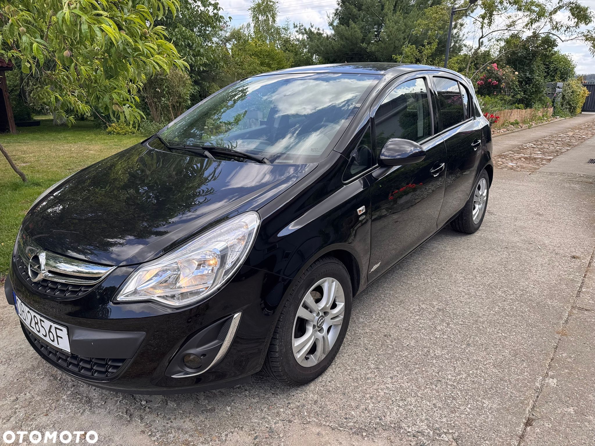 Opel Corsa 1.4 16V Color Edition - 1