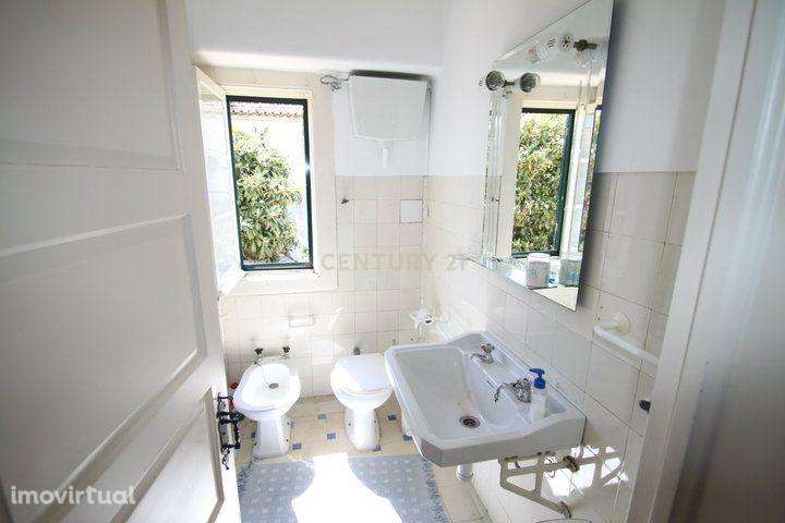 Moradia T4 + Restaurante c/ rentabilidade junto ao Estoril - Grande imagem: 5/13