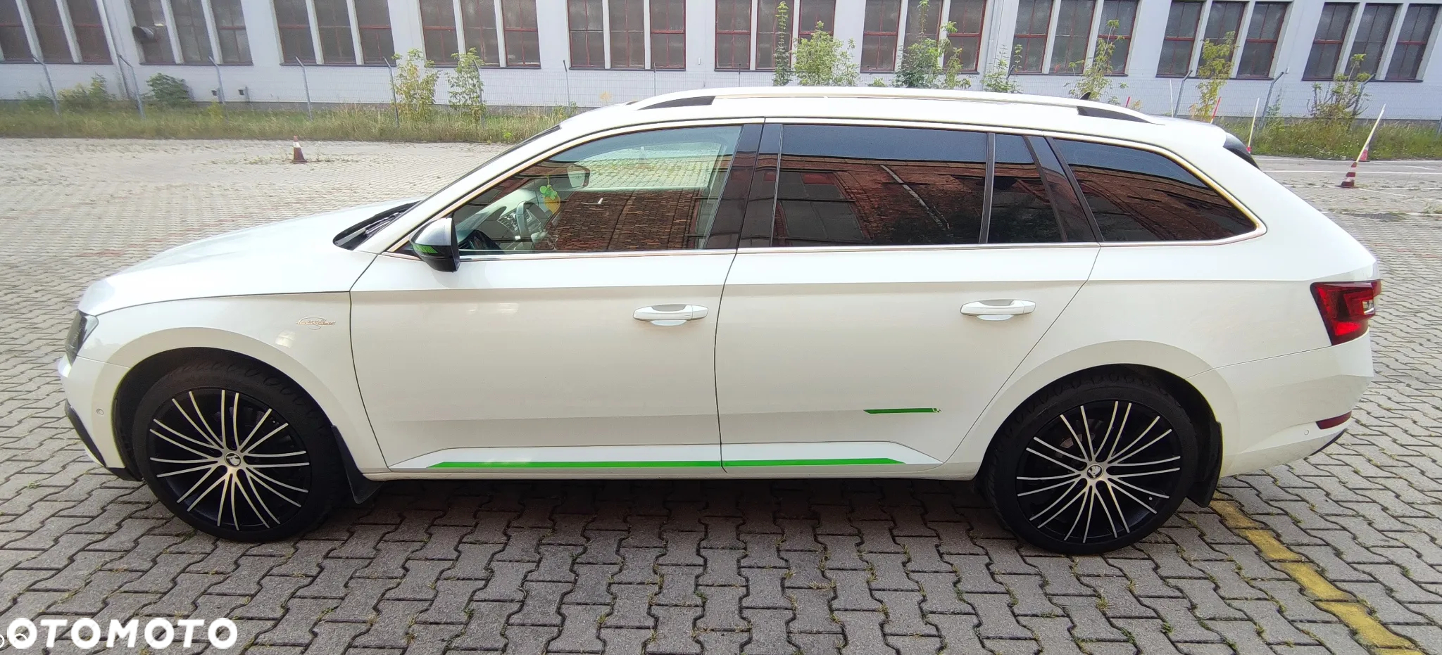 Skoda Superb 2.0 TDI 4x4 L&K DSG - 8