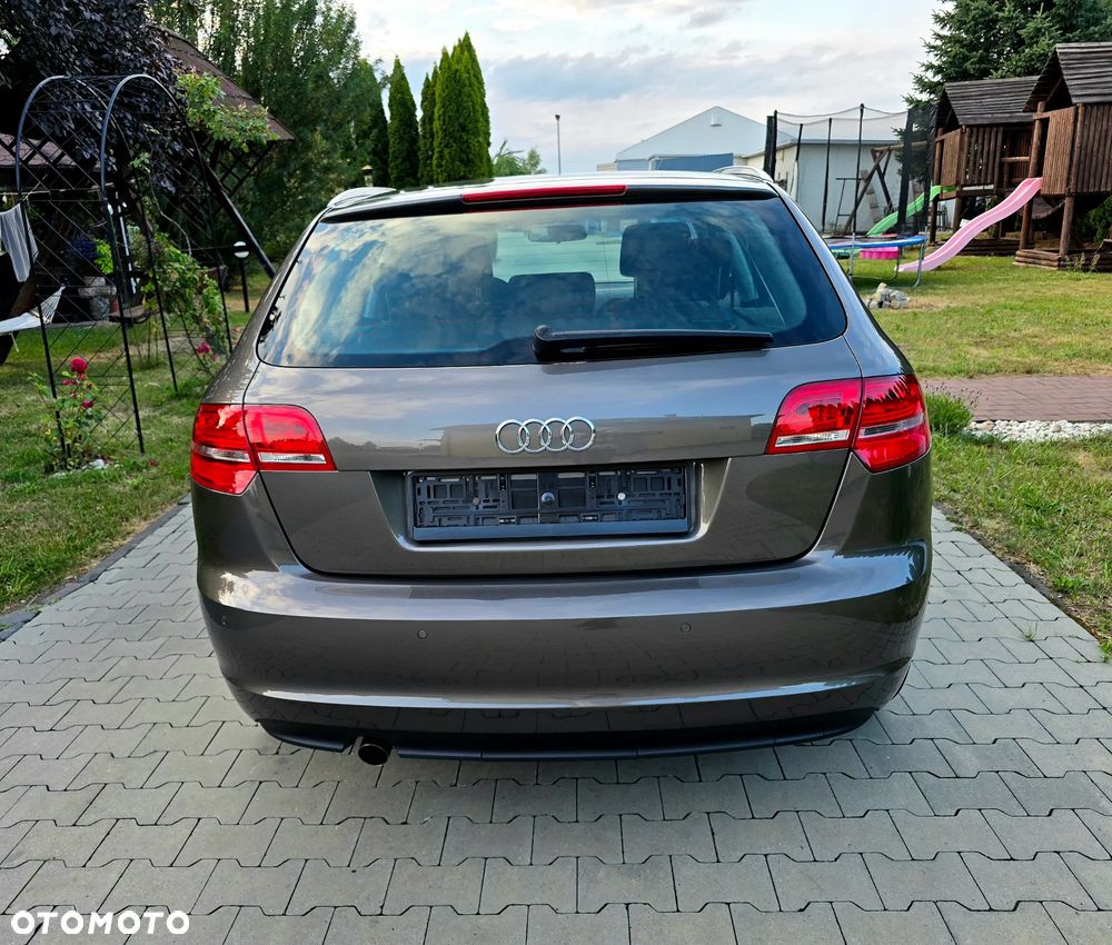 Audi A3 Sportback 2.0 TDI Ambiente - 9
