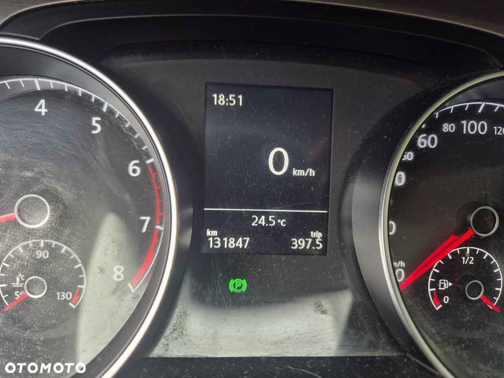 Volkswagen Golf - 8