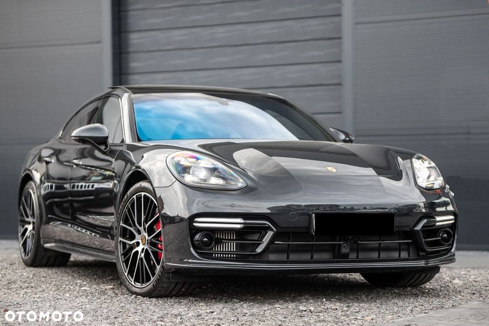 Porsche Panamera - 4