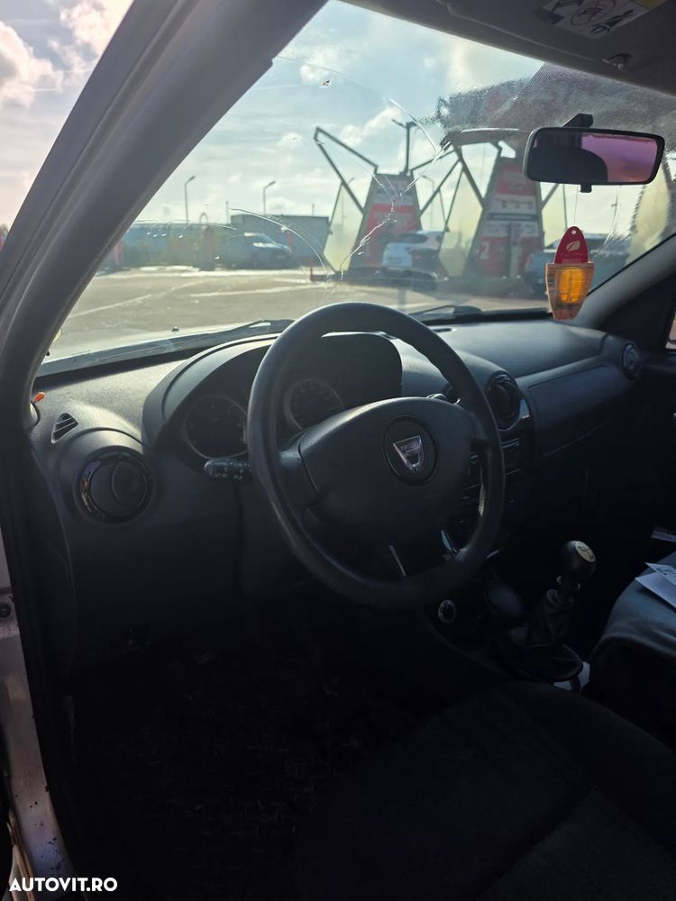 Dacia Duster 1.5 dCi 4x2 Ambiance - 6
