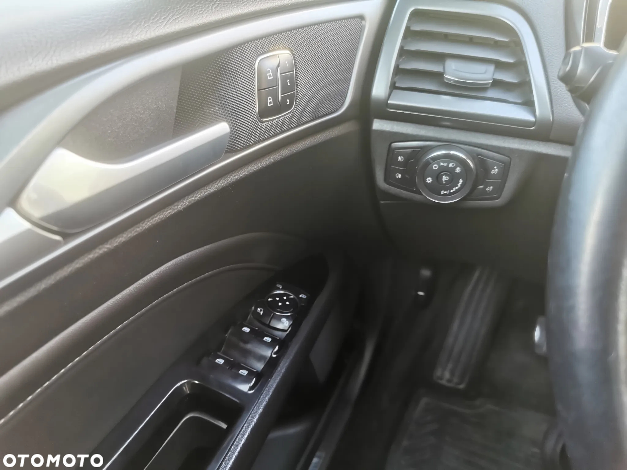 Ford Mondeo - 13