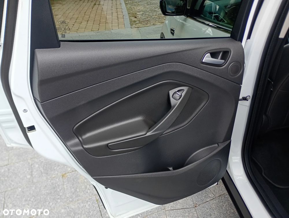Ford Kuga 1.5 EcoBoost 2x4 Titanium - 29
