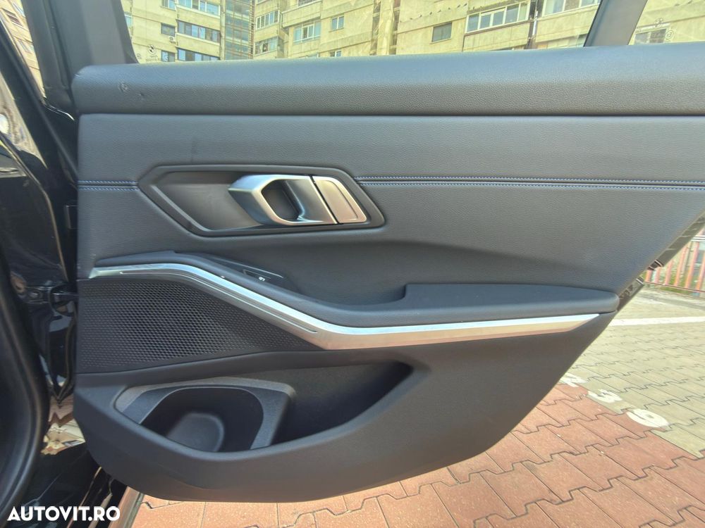 BMW Seria 3 320i xDrive Aut. Edition M Sport Shadow - 33