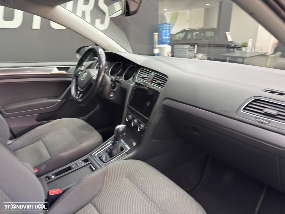 VW e-Golf AC/DC - 36