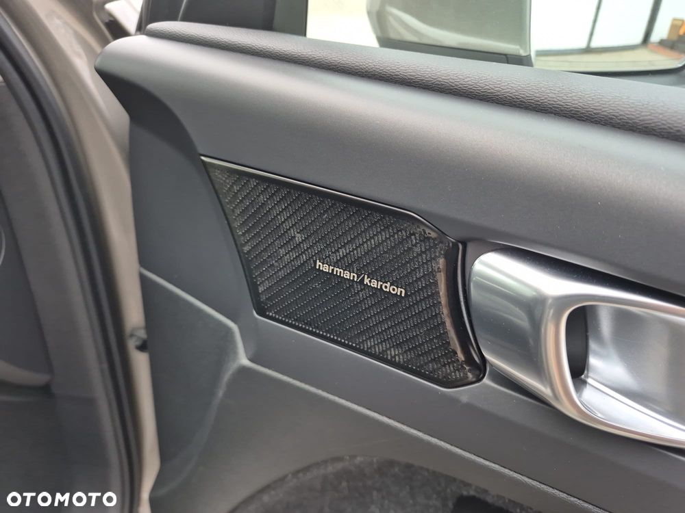 Volvo XC 40 - 22