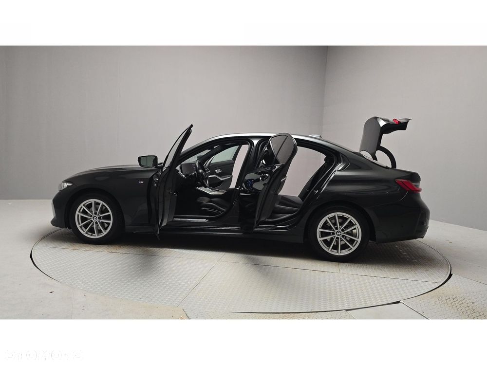 BMW Seria 3 320d xDrive mHEV M Sport - 10
