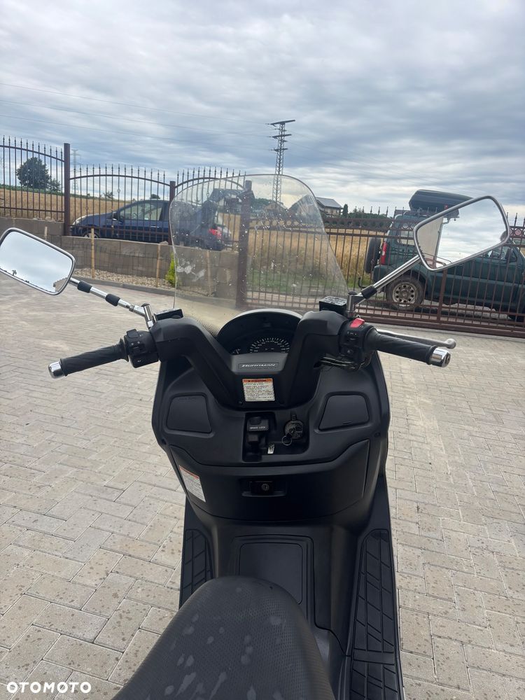 Suzuki Burgman - 8
