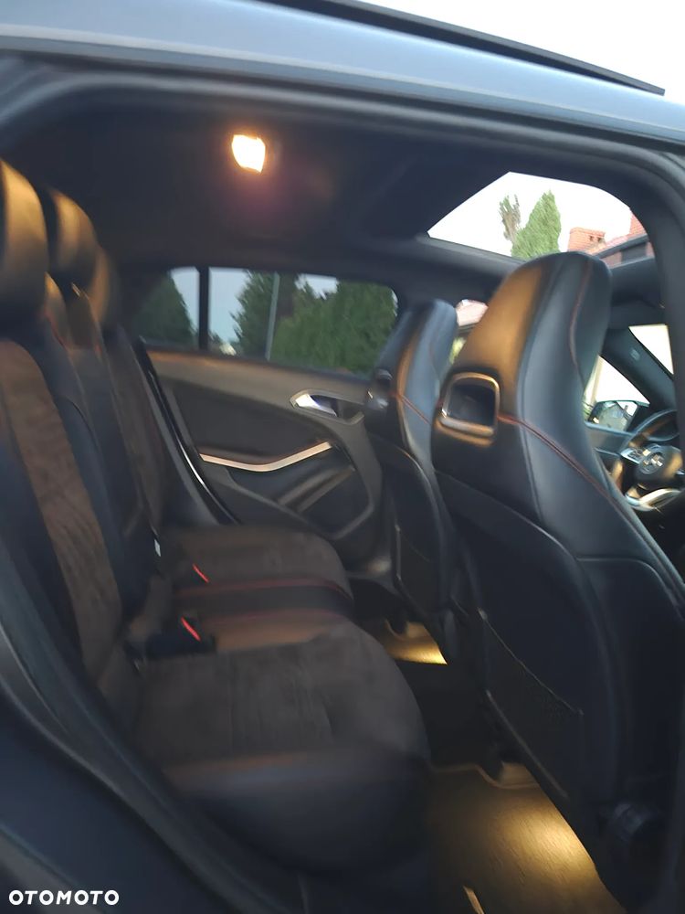 Mercedes-Benz CLA 200 7G-DCT AMG Line - 24