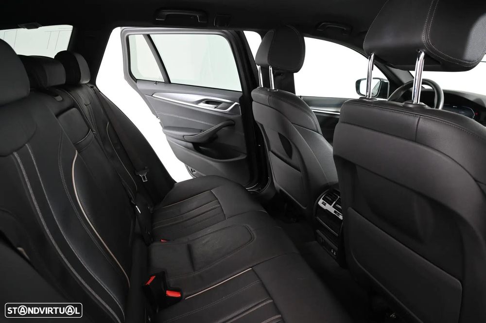 BMW 520 e Pack M - 29