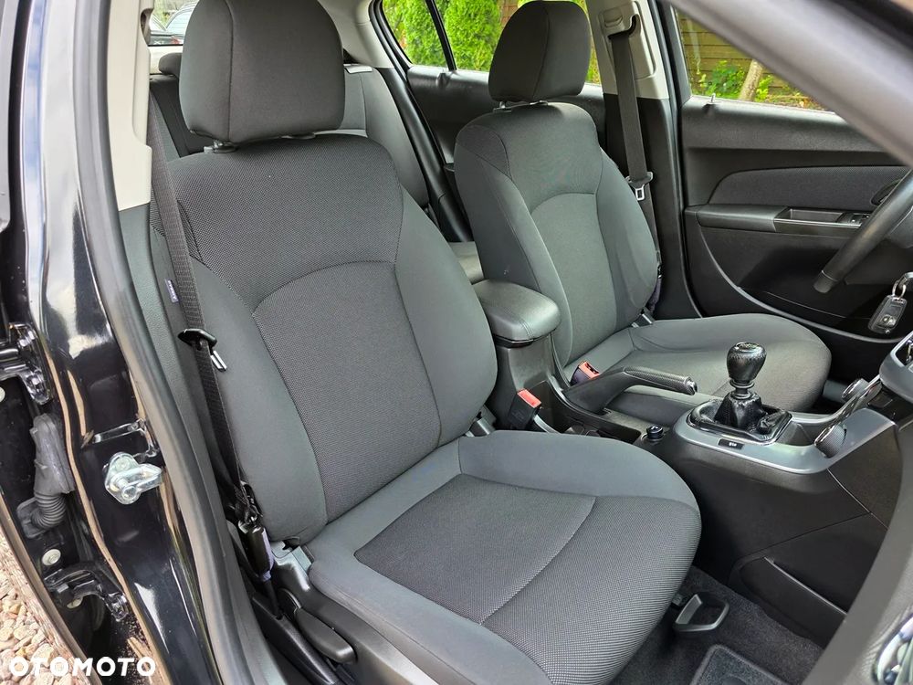Chevrolet Cruze - 26