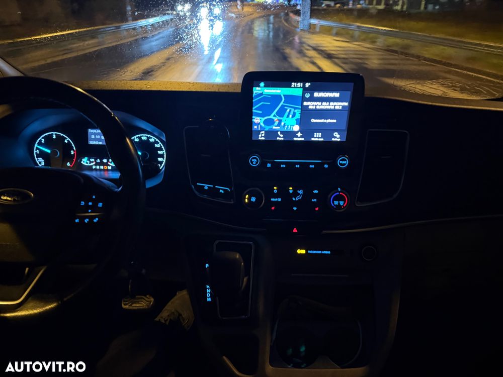 Ford Tourneo Custom - 21