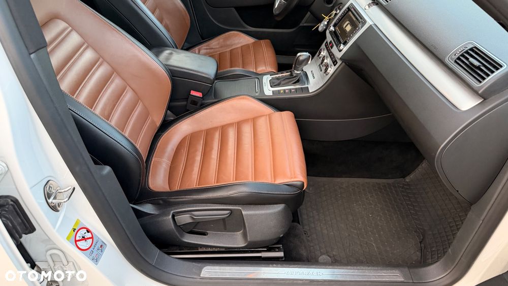 Volkswagen Passat Alltrack - 18