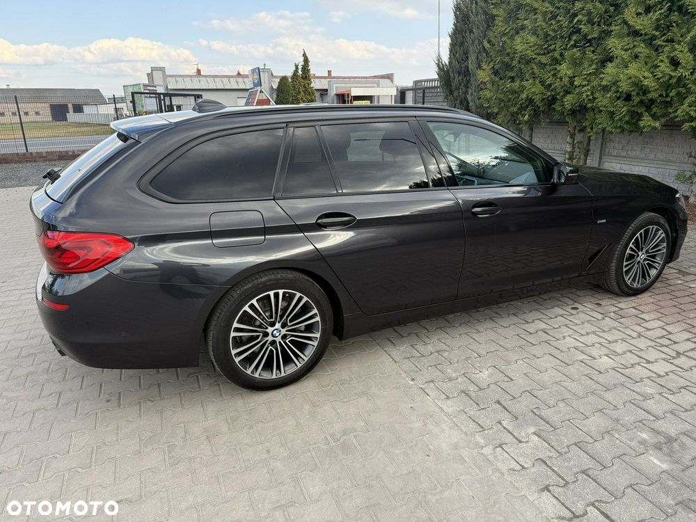 BMW Seria 5 520d Sport - 6