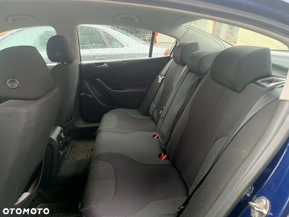Volkswagen Passat 2.0 TDI Trendline - 8