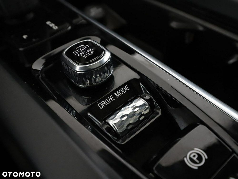 Volvo XC 60 T8 Plug-In Hybrid AWD Inscription - 31