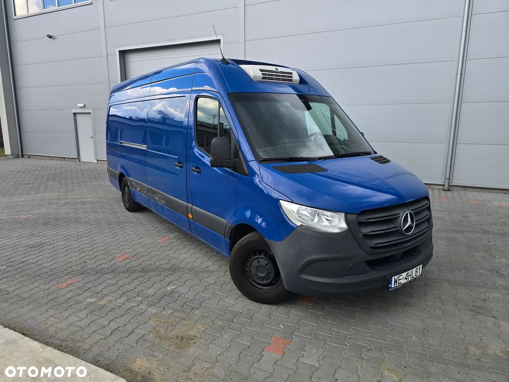 Mercedes-Benz Sprinter - 2