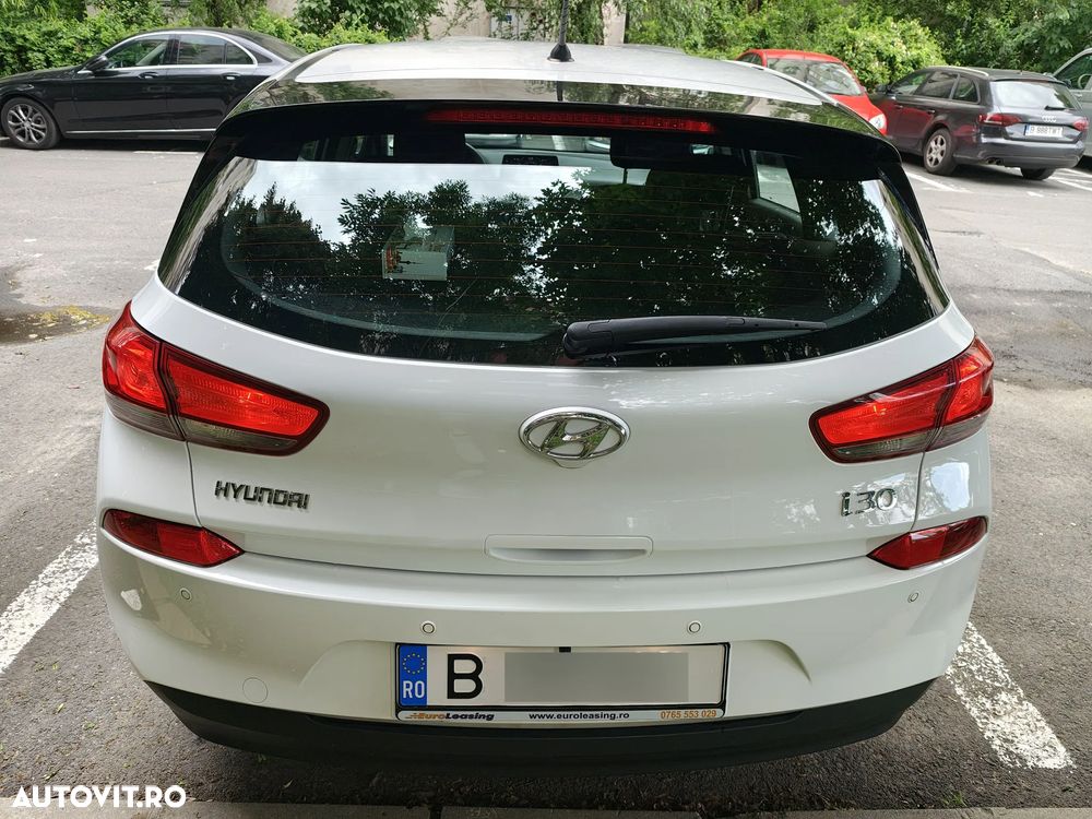 Hyundai i30 1.4 100CP 5DR M/T Comfort - 8