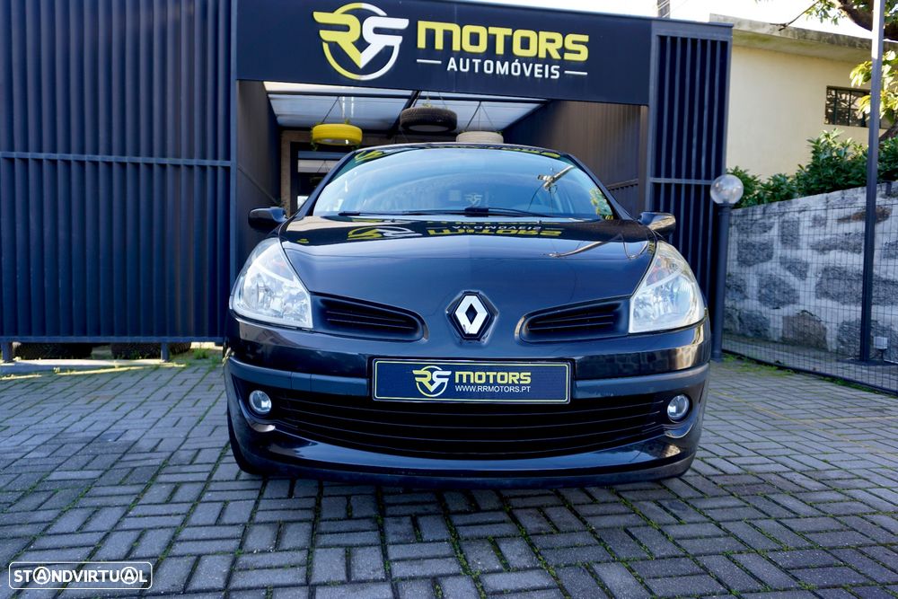 Renault Clio 1.2 16V Confort - 2