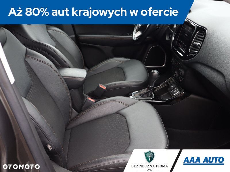 Jeep Compass - 10