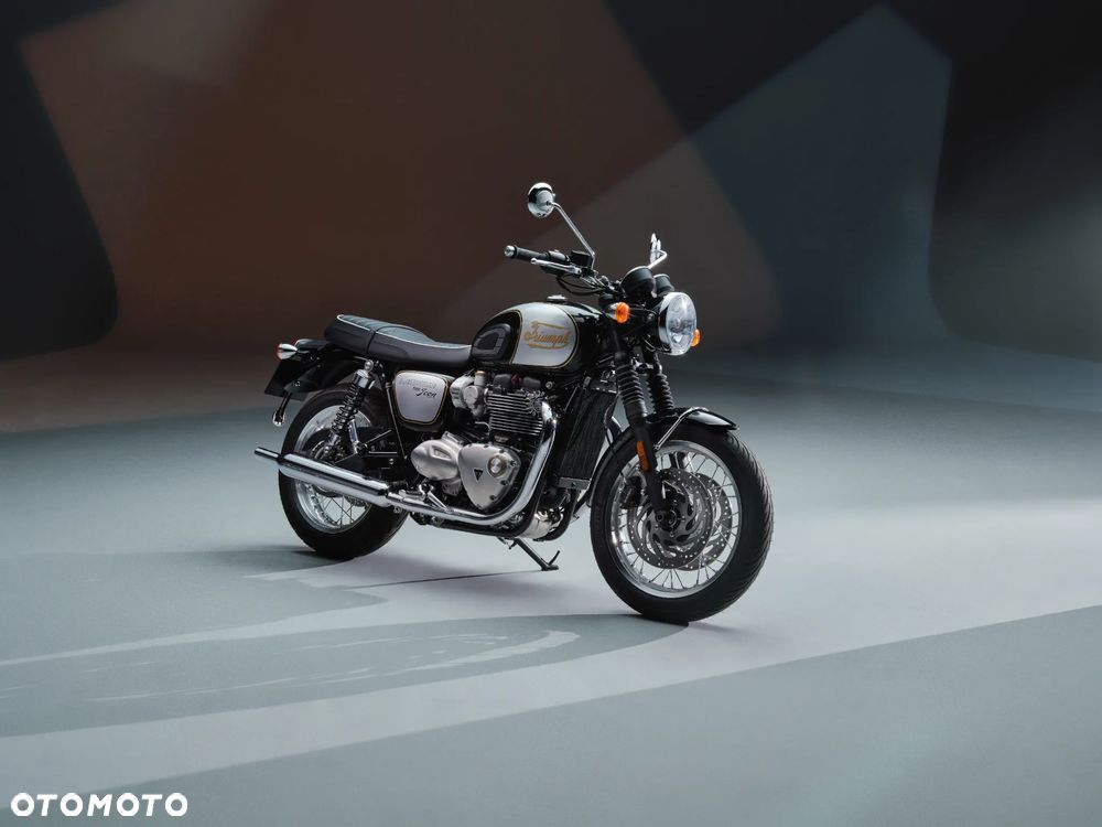 Triumph Bonneville - 24