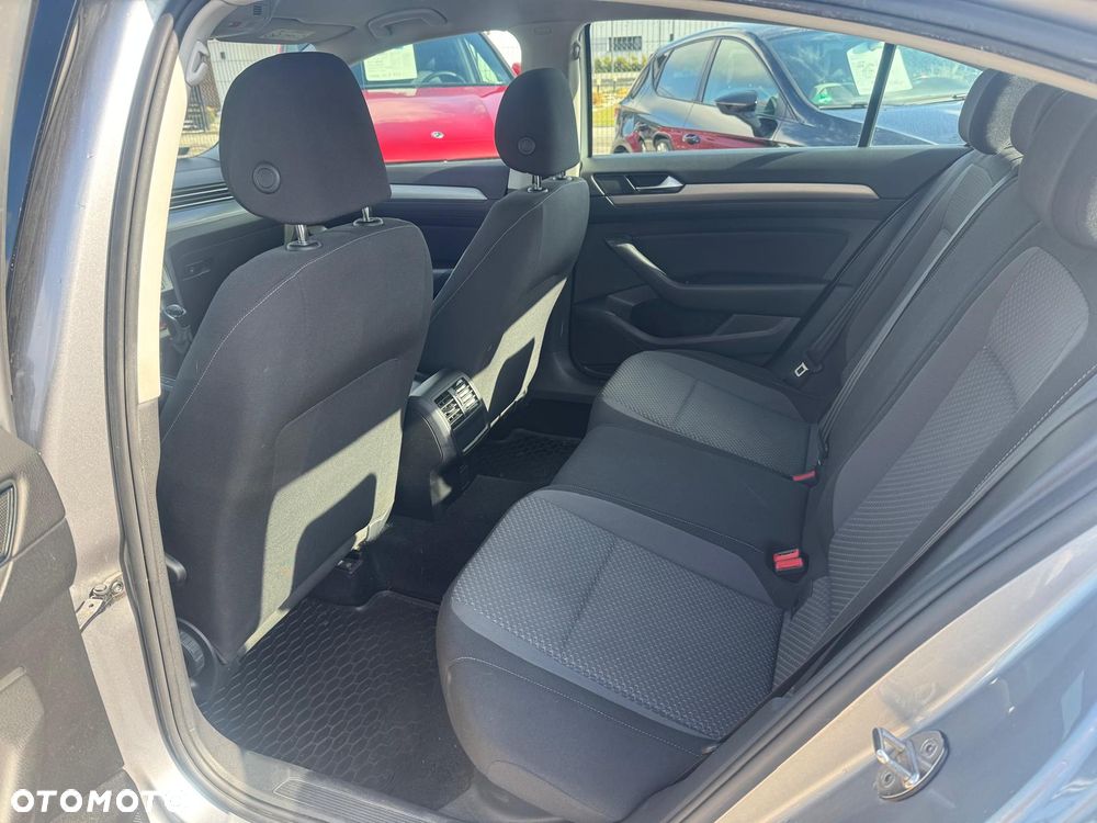 Volkswagen Passat 1.5 TSI EVO Elegance - 17