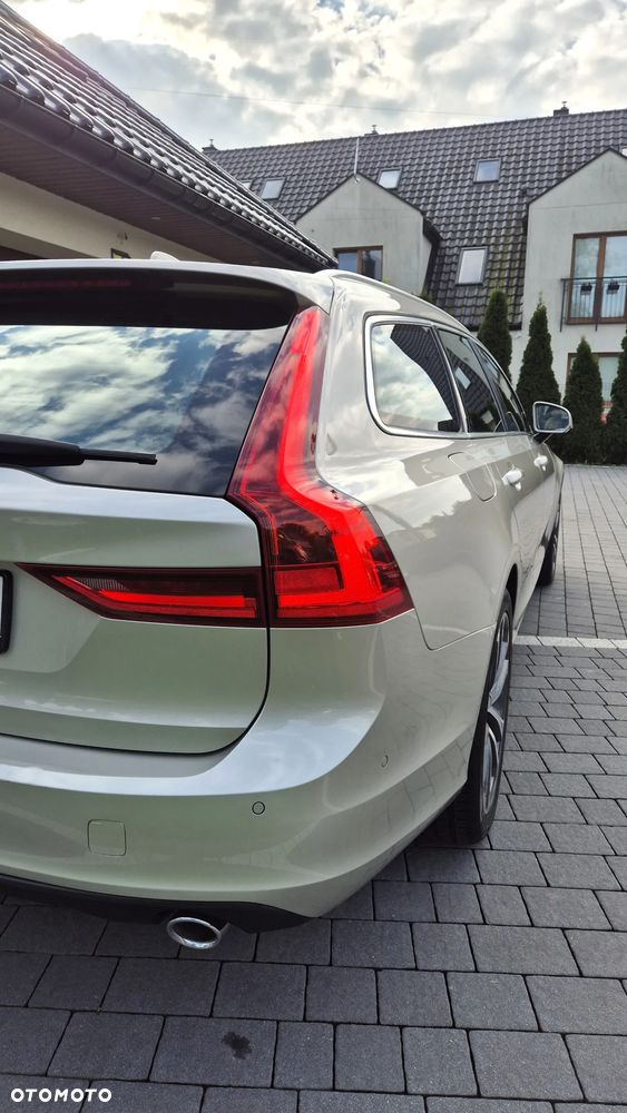 Volvo V90 D4 AWD Momentum - 32