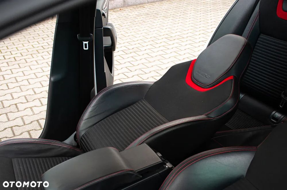 Skoda Octavia Combi 2.0 TDI DSG RS - 38