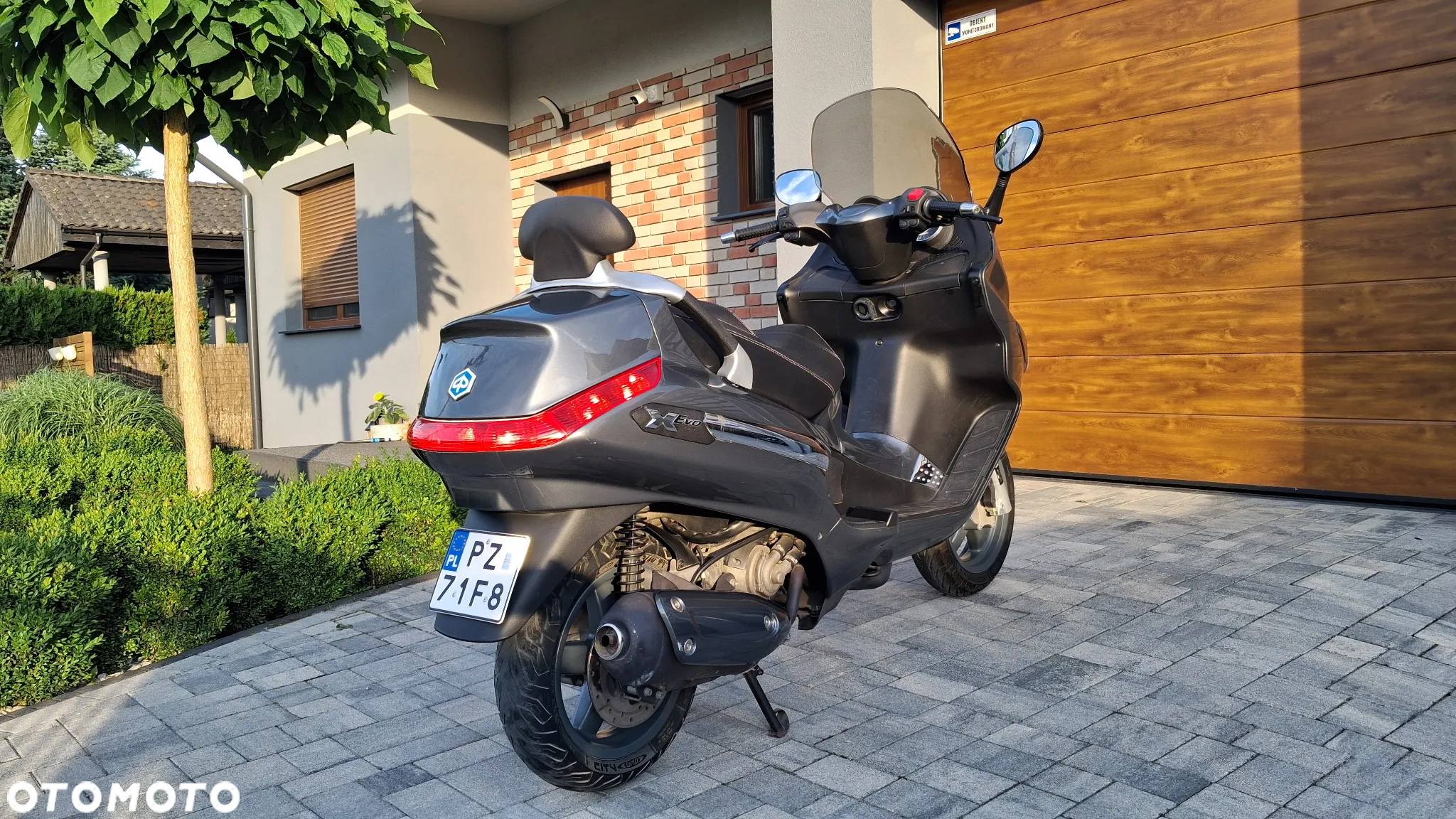 Piaggio Xevo - 2