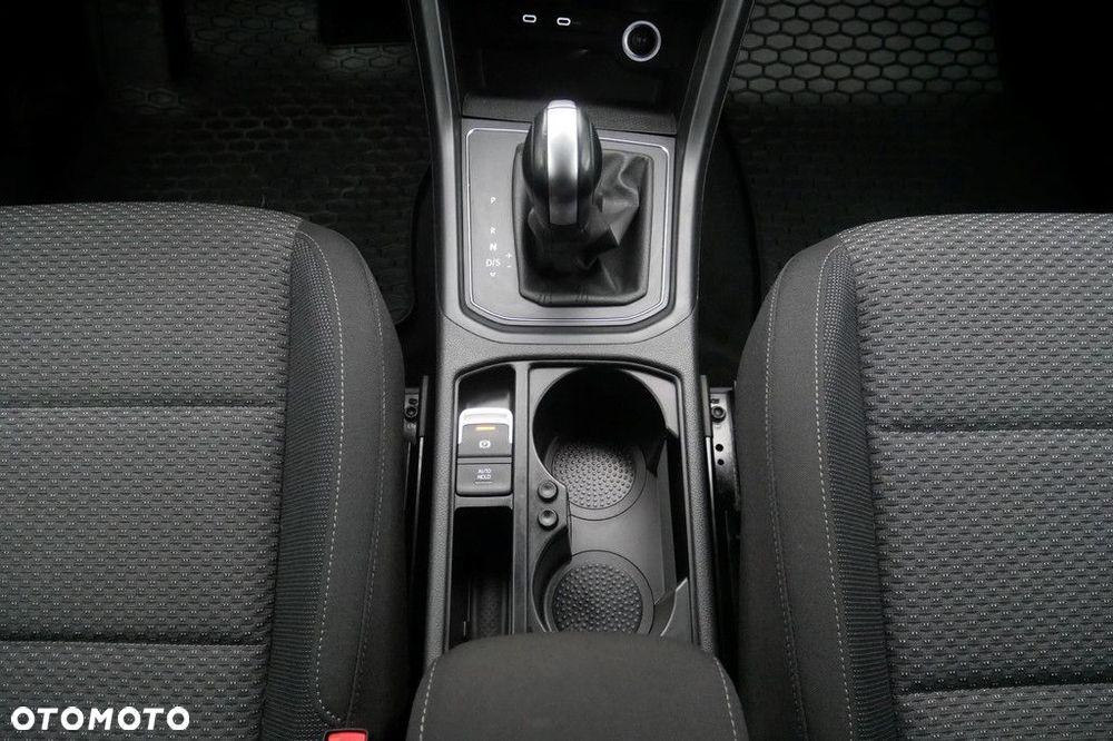 Volkswagen Touran - 11