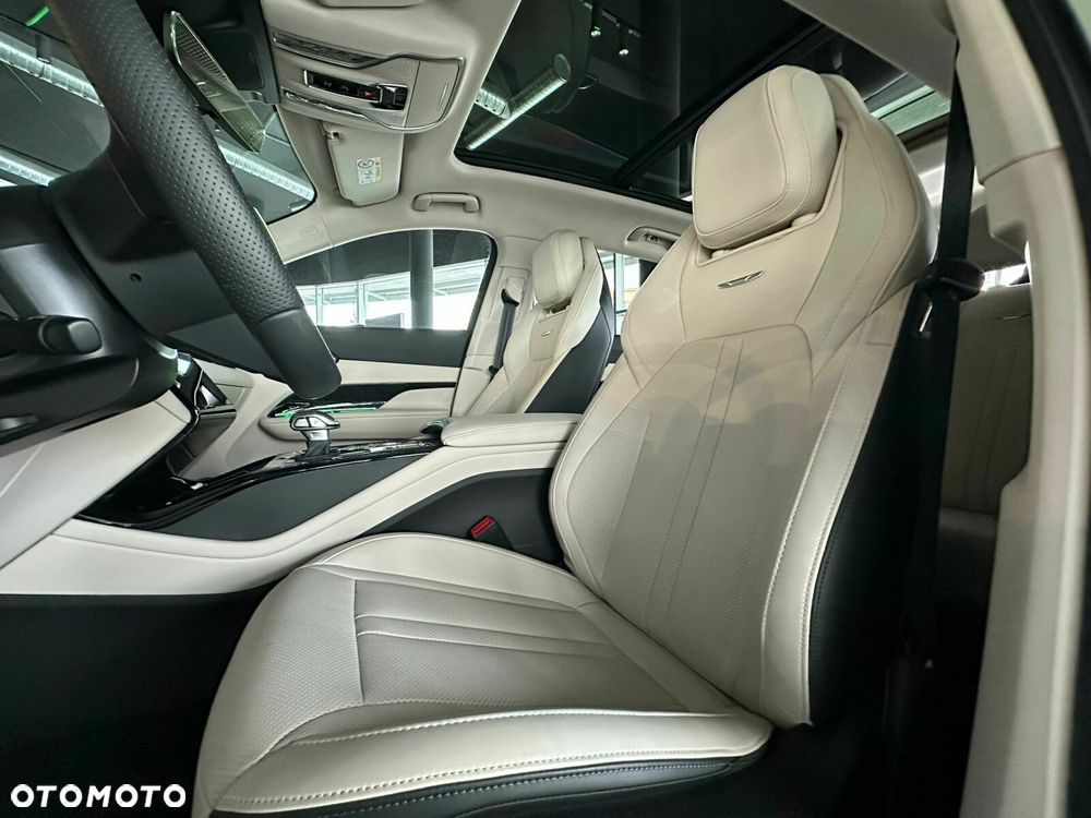 Hongqi HS3 - 13