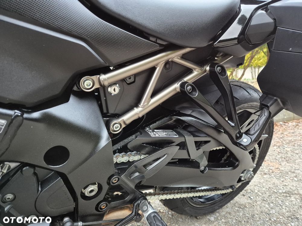 Suzuki GSX 1000 - 34