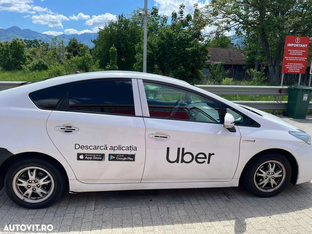 Toyota Prius (Hybrid) Sol - 6