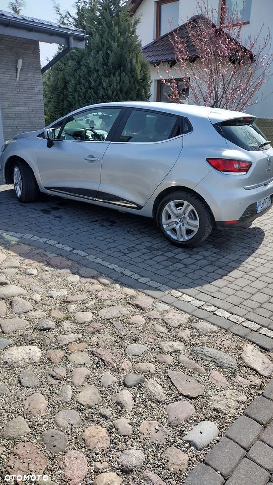 Renault Clio 1.2 16V 75 Life - 18
