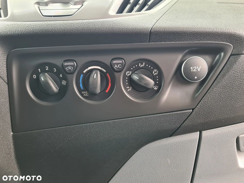 Ford TRANSIT CUSTOM - 24