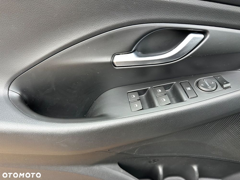 Hyundai i30 - 16